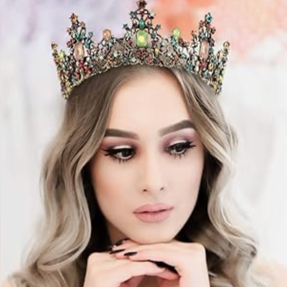 Multicoloured rhinestone crown. New. - Picture 12 of 16